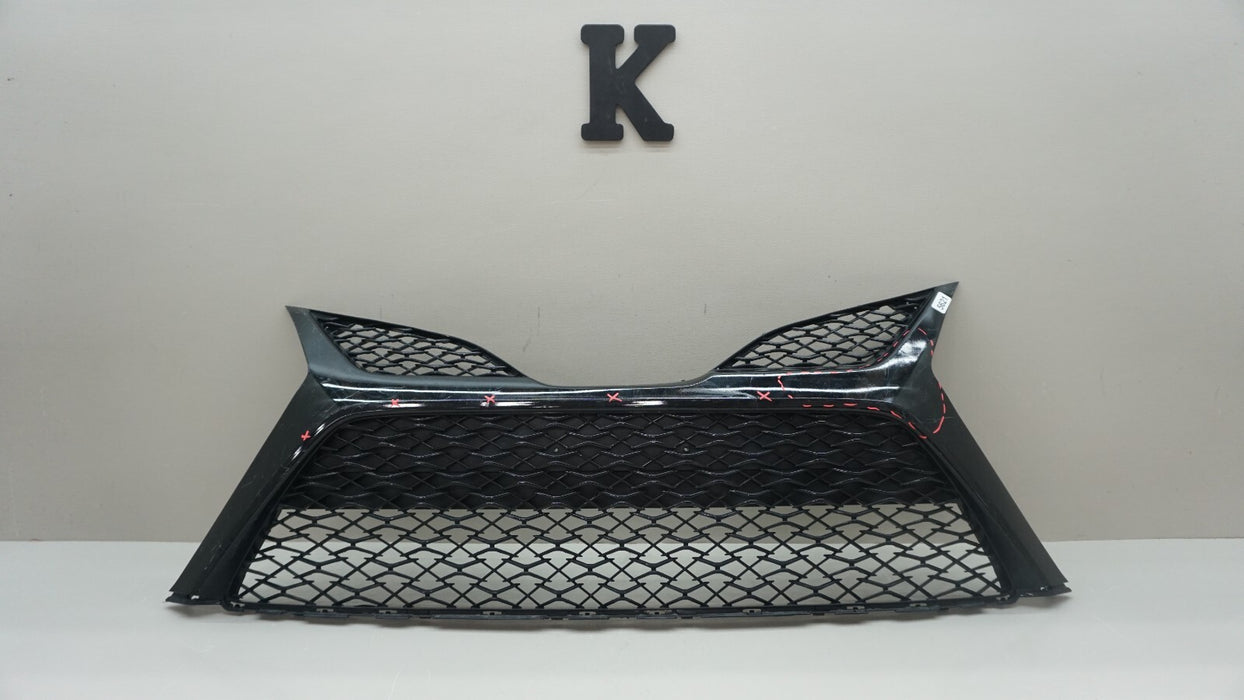 2018-2020 TOYOTA CAMRY FRONT LOWER BUMPER GRILLE 53113-06130 OEM 18 19 20