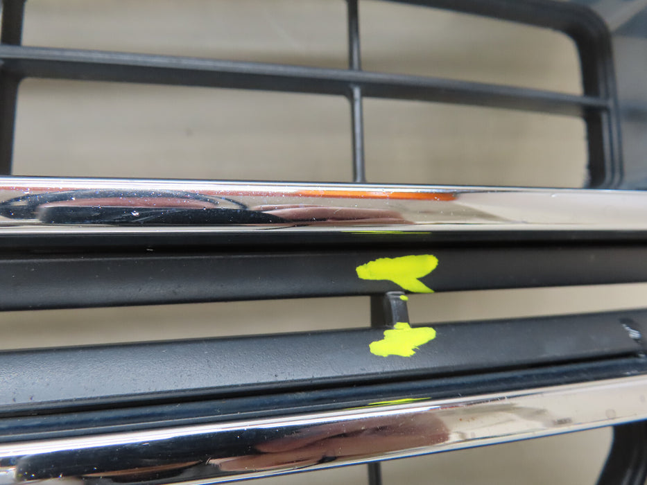 2015-2020 GMC YUKON XL FRONT RADIATOR GRILLE GRILL  OEM