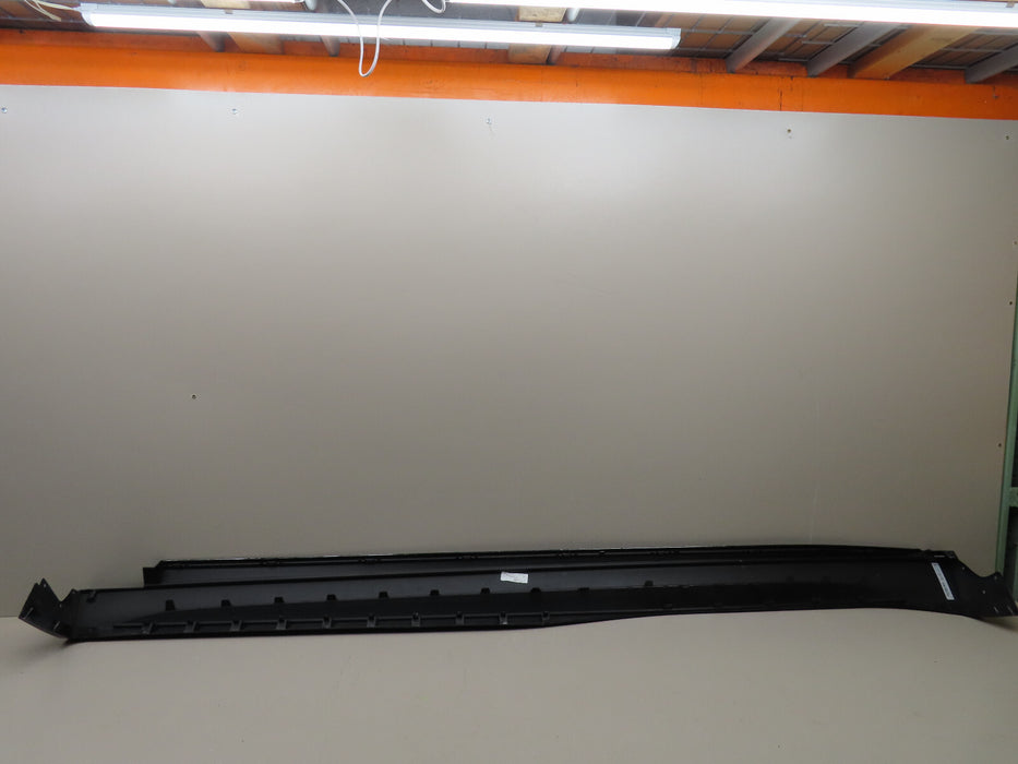2019-2021 MERCEDES GLS X167 RIGHT ROCKER PANEL OEM A1676984801