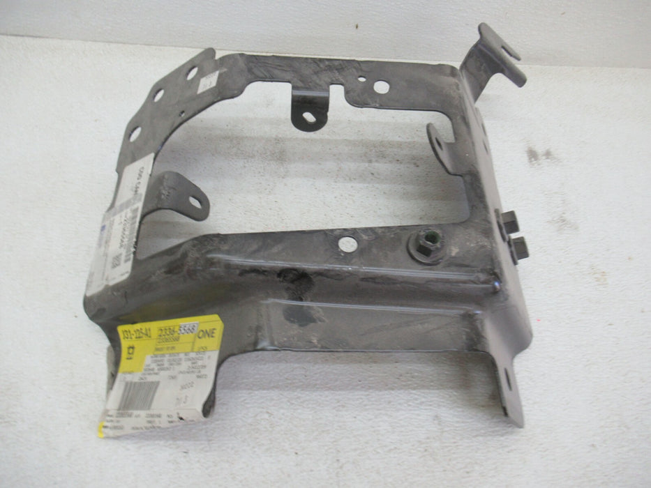 2014-2015 CHEVROLET SILVERADO 1500 FRONT DRIVER SIDE BUMPER OUTER BRACKET OEM