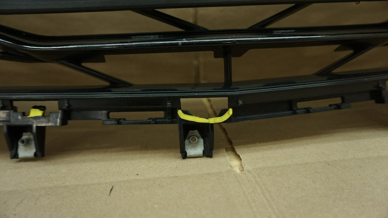 2019-2021 CHEVROLET MALIBU FRONT BUMPER LOWER GRILL GRILLE OEM 84338683 19 20 21