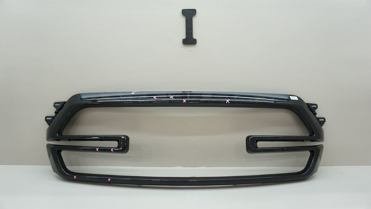 2019-2022 DODGE RAM 1500 FRONT MAIN GRILLE FRAME 6LF87TRMAF OEM 19 20 21 22