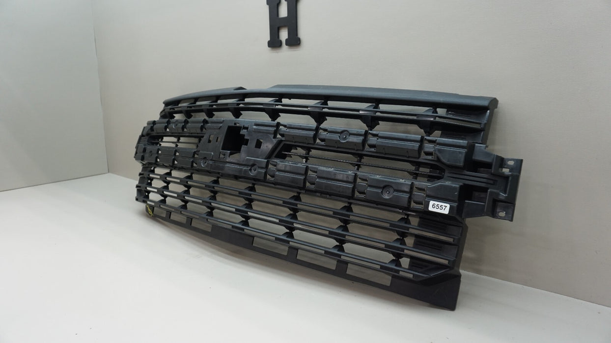 2019-2022 CHEVROLET SILVERADO 1500 FRONT CENTER RADIATOR GRILLE OEM 84128450