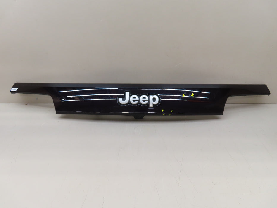 2017-2021 JEEP GRAND CHEROKEE REAR GATE TRIM MOLDING OEM 1WD55TRMACD
