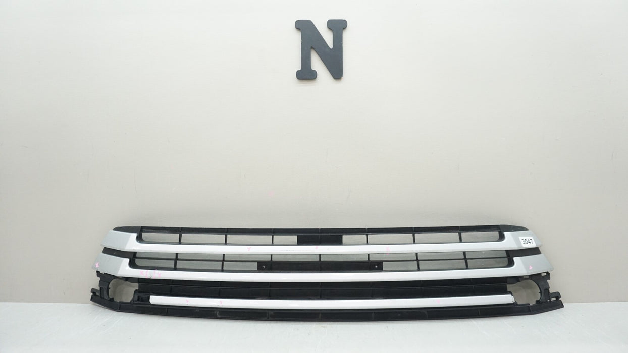 2017-2019 TOYOTA HIGHLANDER FRONT LOWER BUMPER GRILLE GRILL OEM 53112-0E180