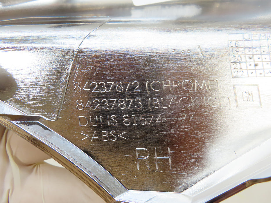 2019-2022 CHEVROLET BLAZER FRONT RIGHT PASSENGER SIDE GRILL MOLDING OEM