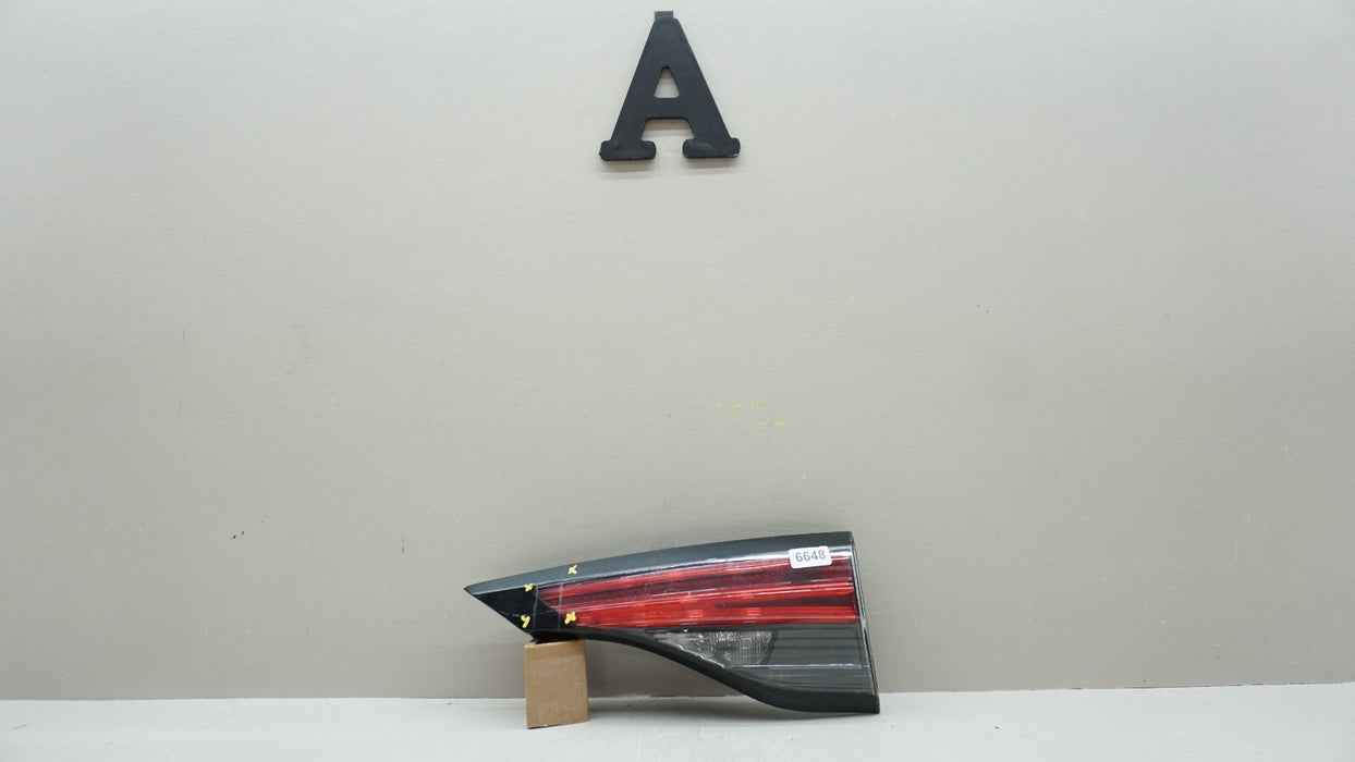 2021-2023 TOYOTA SIENNA REAR RIGHT PASSENGER SIDE INNER TAIL LIGHT OEM 21 22 23