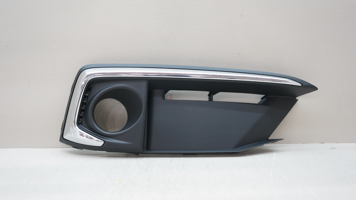 2019-2021 HONDA CIVIC FRONT RIGHT SIDE FOG LIGHT TRIM MOLDING OEM 71180-TBA-K50