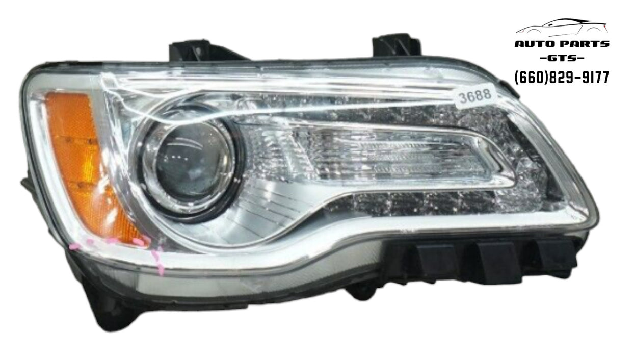 2012-2014 CHRYSLER 300 FRONT RIGHT SIDE HEADLIGHT LAMP HALOGEN OEM BAM92153000
