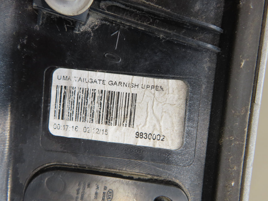 2016 2017 2018 2019 2020 KIA SORENTO REAR LIFTGATE GARNISH UPPER MOLDING OEM