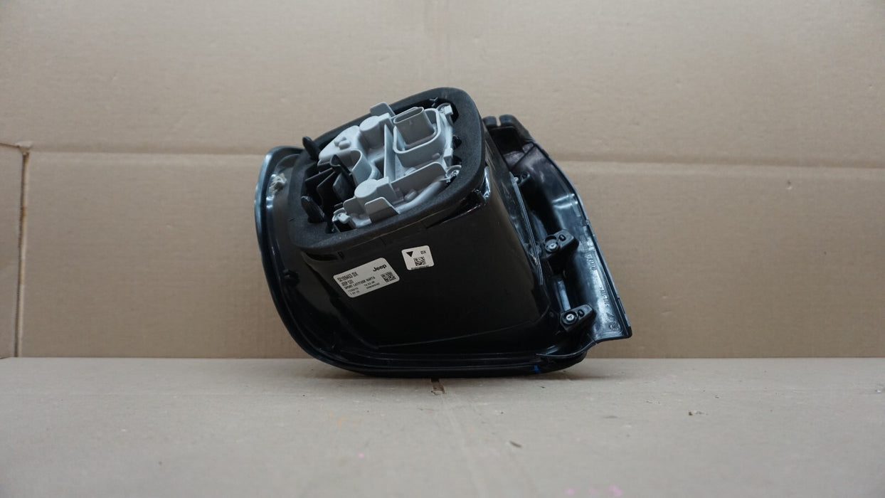 2015-2020 JEEP RENEGADE REAR RIGHT PASSENGERS TAIL LIGHT OEM 15 16 17 18 19 20