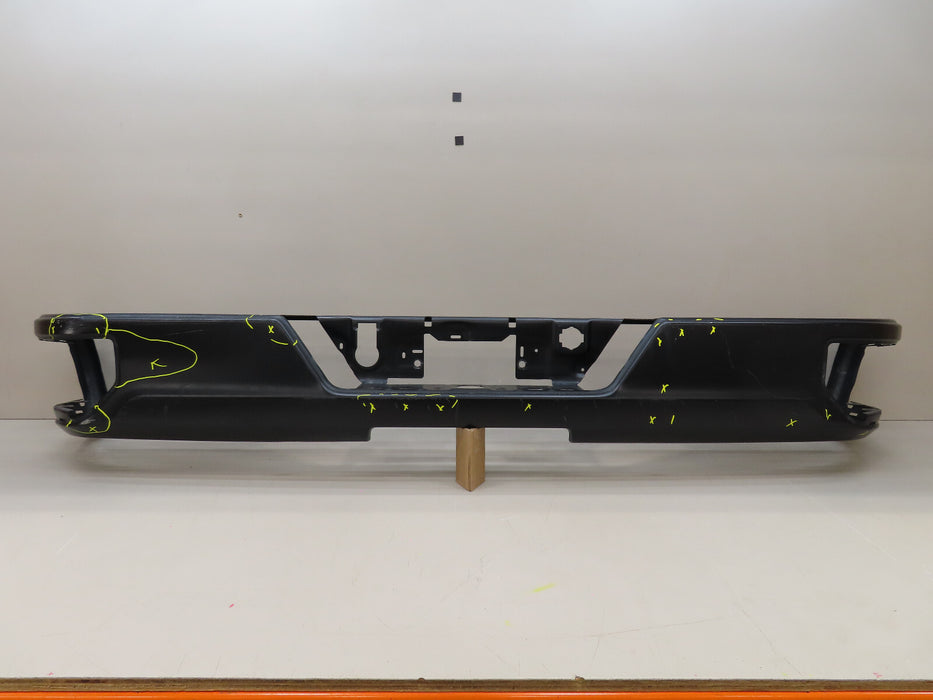 2019-2022 CHEVROLET/GMC SILVERADO/SIERRA 1500 REAR METAL BUMPER OEM