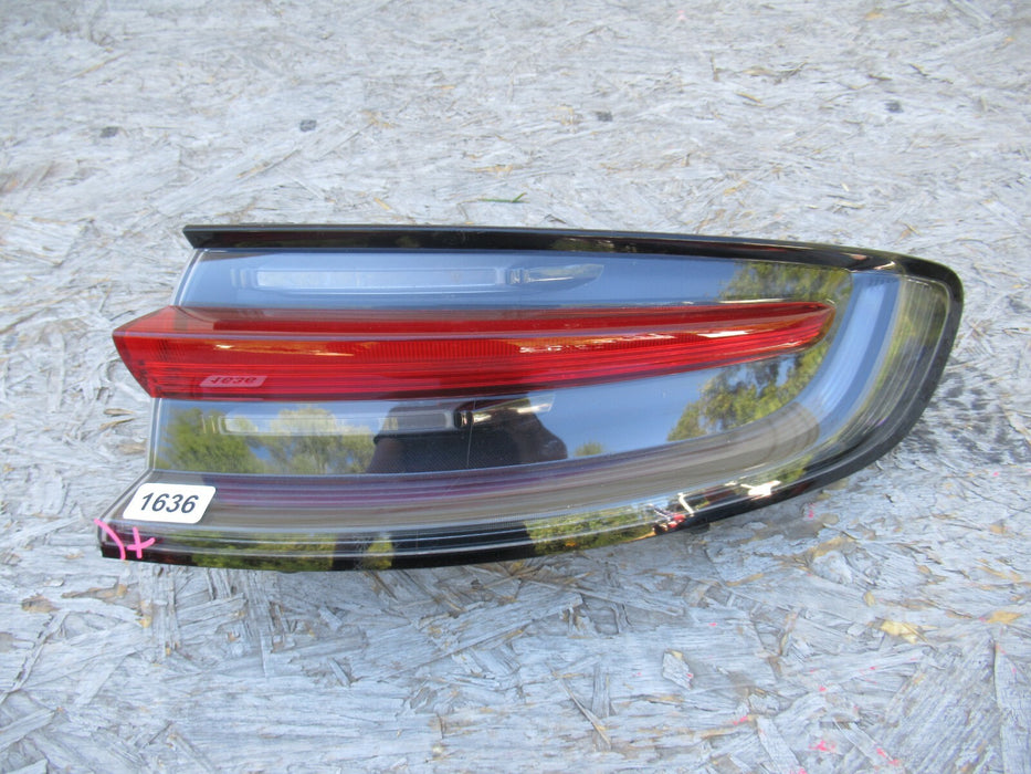 2019-2020 PORSCHE MACAN REAR RIGHT PASSENGER SIDE OUTER TAIL LIGHT LED OEM