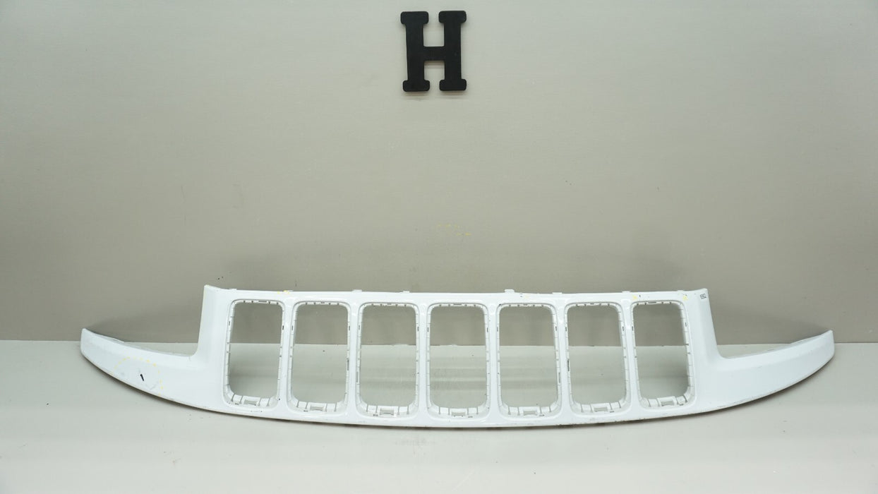 2014-2016 JEEP GRAND CHEROKEE FRONT UPPER CENTER RADIATOR GRILLE OEM 1WL32TRM