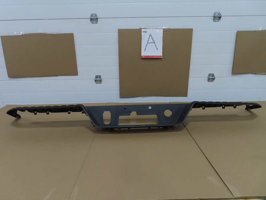 2019-2021 CHEVROLET SILVERADO REAR BUMPER COVER PANEL STEP PAD 812548818 OEM