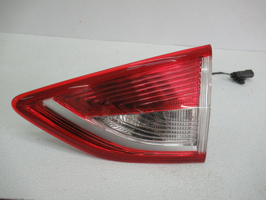 2013-2016 FORD ESCAPE REAR RIGHT PASSENGER SIDE TAIL LIGHT HALOGEN LAMP OEM