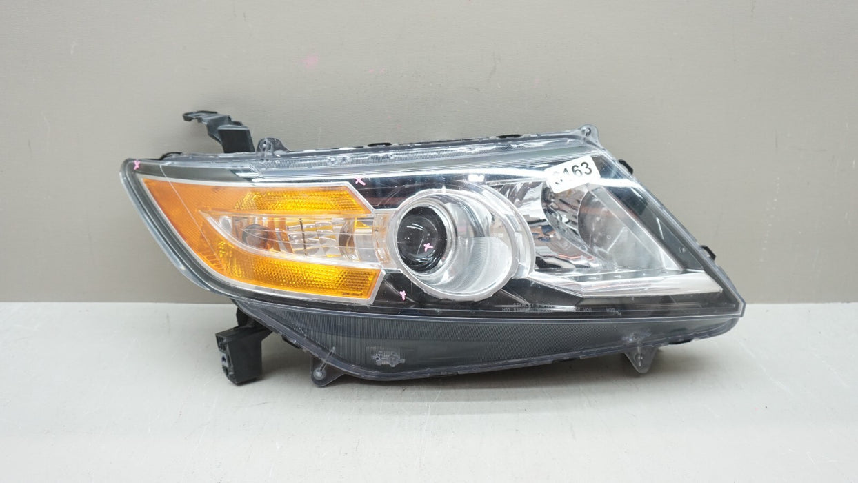 2014-2017 HONDA ODYSSEY FRONT RIGHT PASSENGER SIDE HEADLIGHT HALOGEN OEM