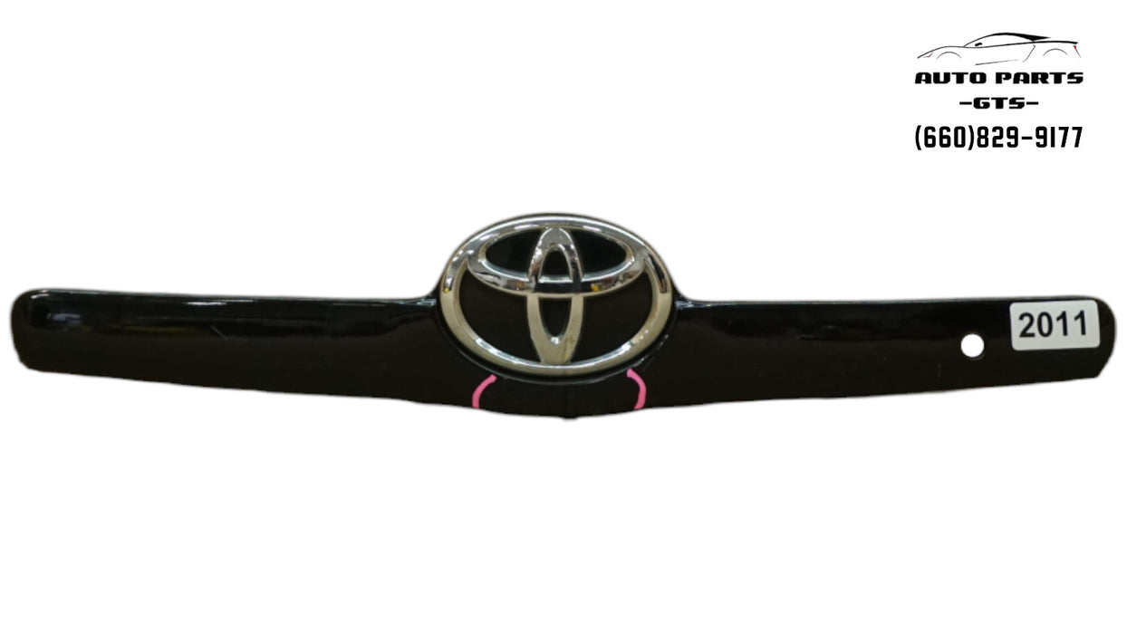 2007-2009 TOYOTA CAMRY GARNISH TAILGATE TRIM MOLDING OEM 76801-06120 07 08 09