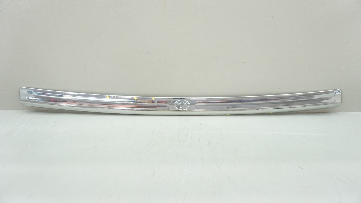 2020-2024 TOYOTA HIGHLANDER REAR BUMPER CHROME TRIM OEM PT924-48205-05