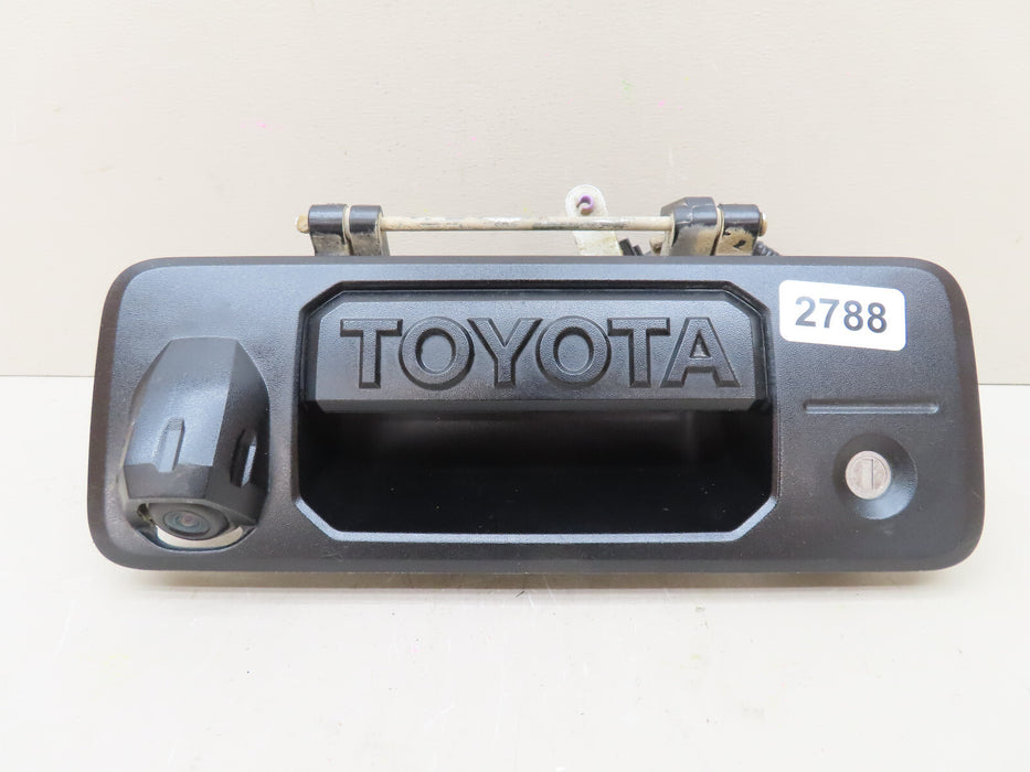 2015 - 2018 TOYOTA TACOMA LIFTGATE HANDLE/BACKUP CAMERA OEM 69090-0C090-C