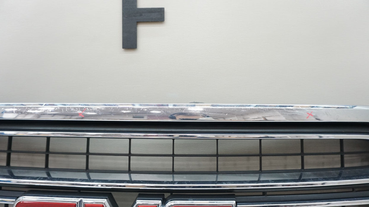 2015-2018 GMC YUKON FRONT CENTER RADIATOR GRILLE GRILL OEM 84119634