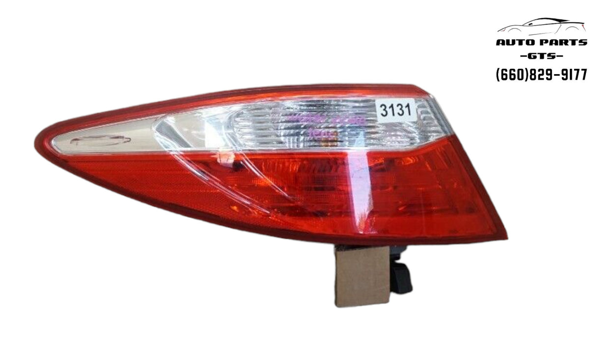 2015-2017 TOYOTA CAMRY REAR LEFT DRIVER SIDE OUTER TAIL LIGHT HALOGEN LAMP OEM