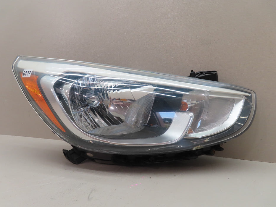 2016-2017 HYUNDAI ACCENT FRONT RIGHT HEADLIGHT LAMP HALOGEN OEM 92102-1R7XX