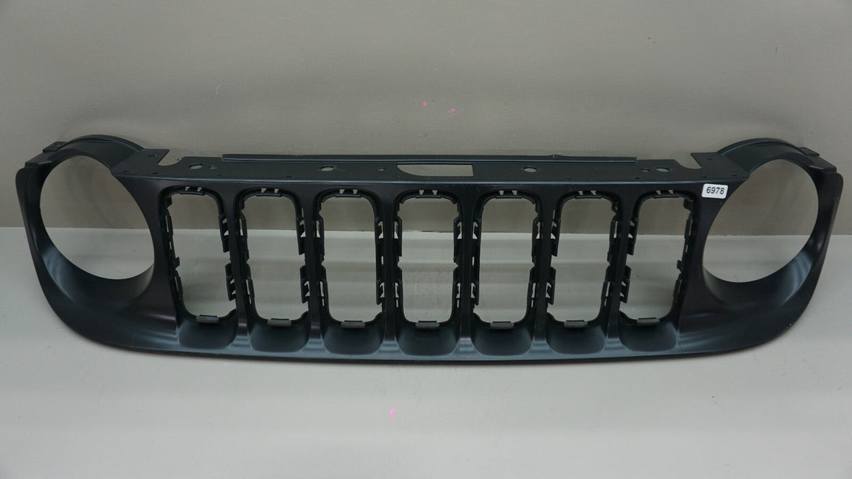 2015-2018 JEEP RENEGADE FRONT UPPER MAIN GRILLE 735587825 OEM 15 16 17 18