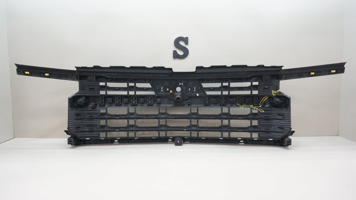 2022-2025 CHEVROLET SILVERADO 1500 FRONT BUMPER RADIATOR GRILLE OEM 84974742