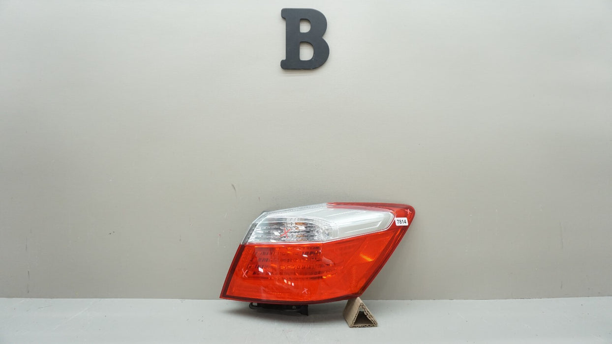 2013-2015 HONDA ACCORD REAR RH RIGHT PASSENGER SIDE OUTER TAIL LIGHT OEM