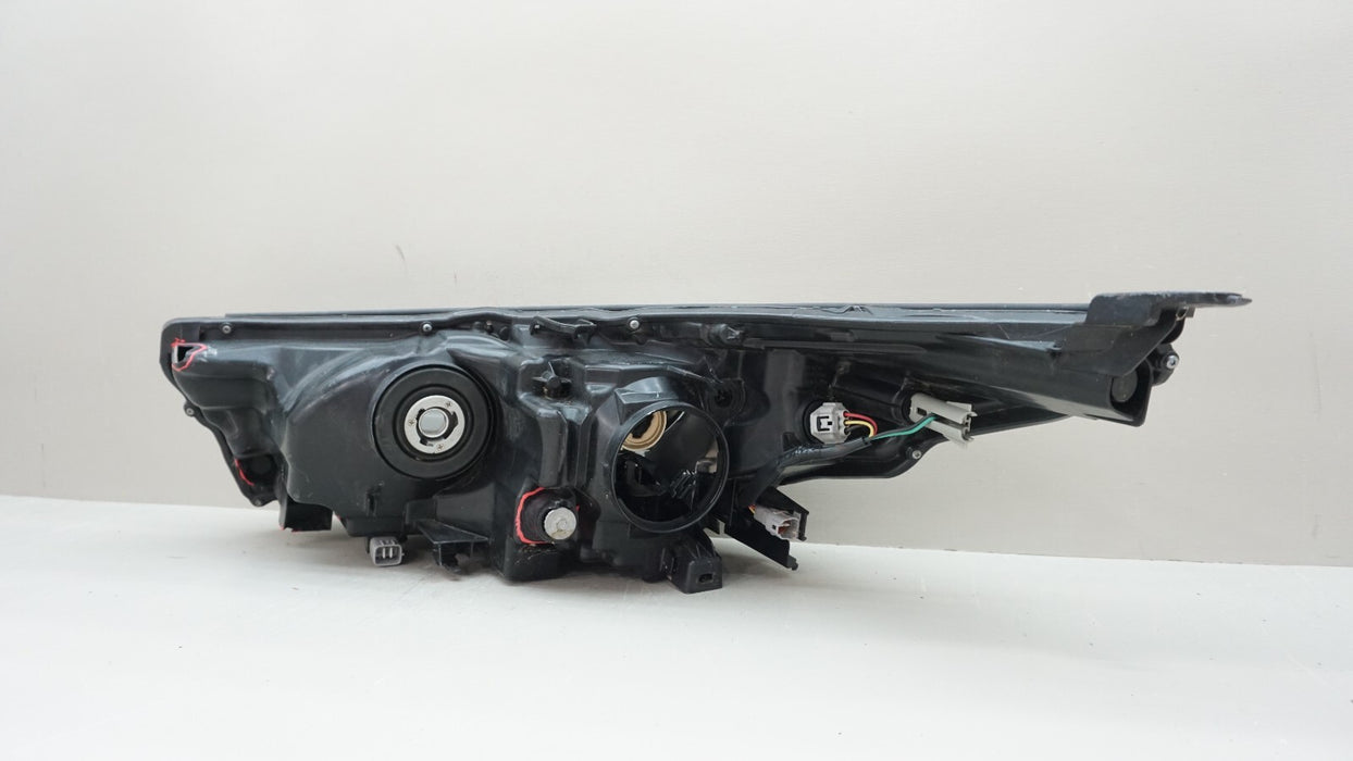 2017-2019 TOYOTA HIGHLANDER FRONT RH RIGHT PASSENGER SIDE HALOGEN HEADLIGHT OEM