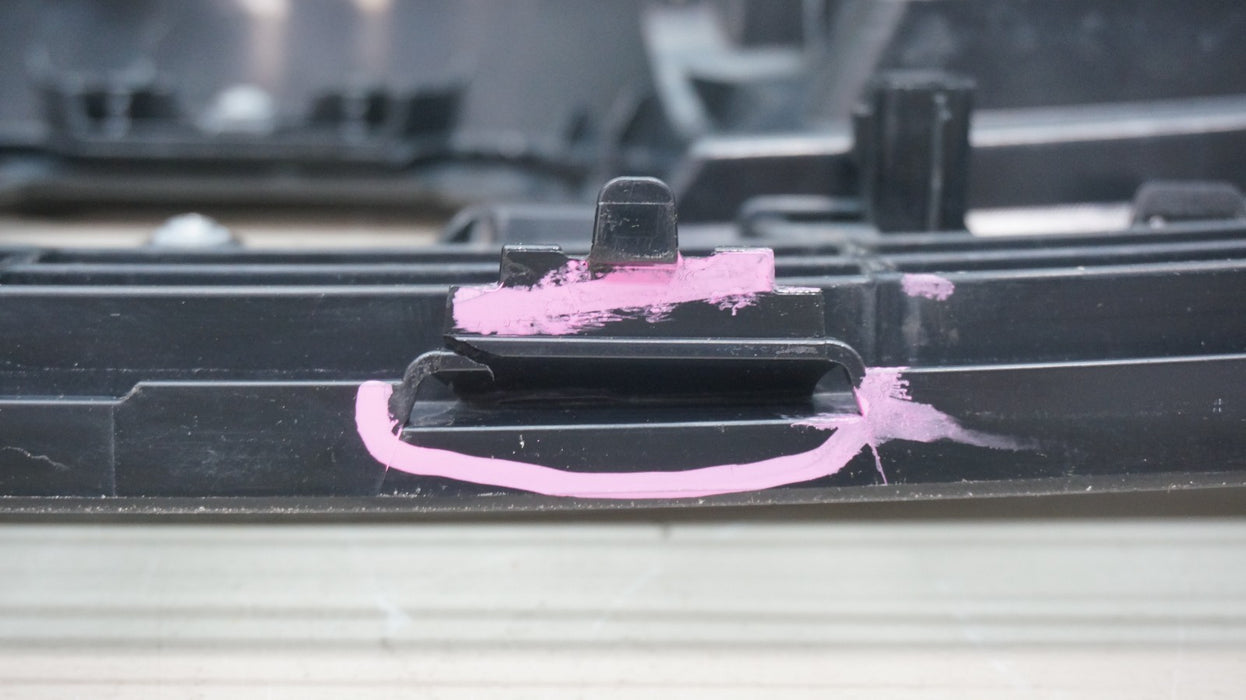 2016-2019 TOYOTA HIGHLANDER FRONT RADIATOR GRILLE GRILL 53101-0E240 OEM