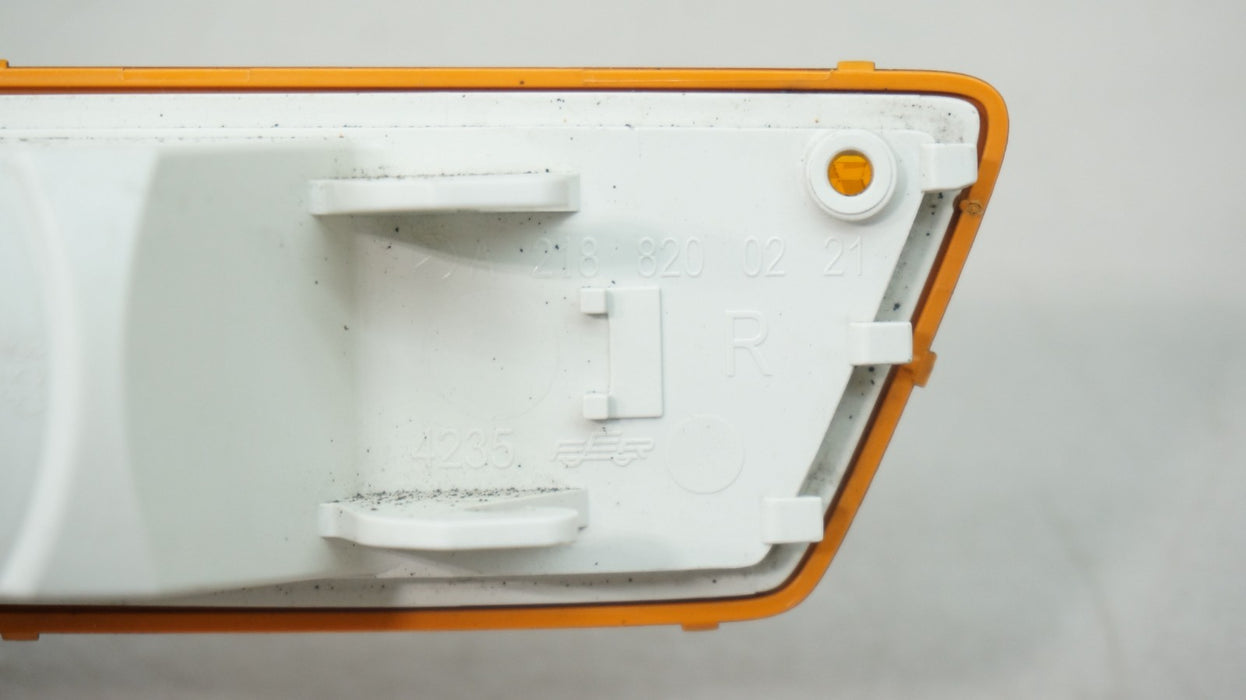 2012-2018 MERCEDES BENZ CLS C218 FRONT RIGHT PASSENGER TURN SIGNAL LIGHT OEM