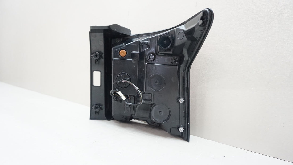2021-2023 KIA SORENTO REAR LEFT DRIVERS SIDE TAIL LIGHT OEM 21 22 23