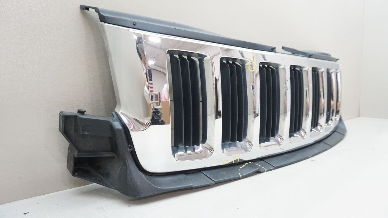 2011-2013 JEEP GRAND CHEROKEE FRONT UPPER RADIATOR GRILLE GRILL OEM 55079377AC