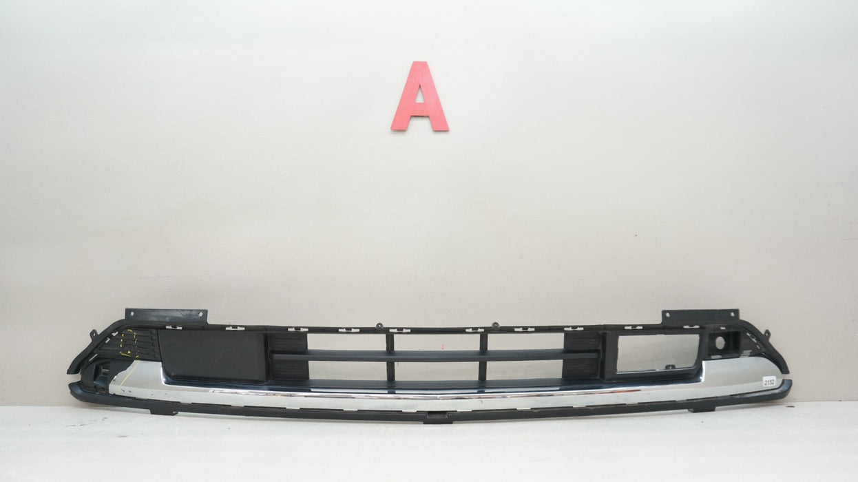 2021-2024 CHEVROLET TAHOE / SUBURBAN FRONT LOWER BUMPER GRILLE OEM 84796507
