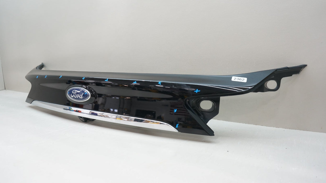 2019-2020 FORD EDGE REAR LIFTGATE FINISH PANEL MOLDING W/ CAMERA OEM KT4B-R43404