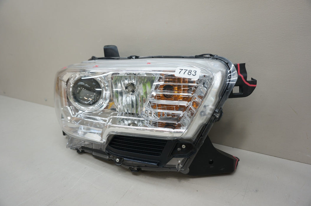 2016-2023 TOYOTA TACOMA FRONT RIGHT PASSENGER SIDE HEADLIGHT HALOGEN OEM