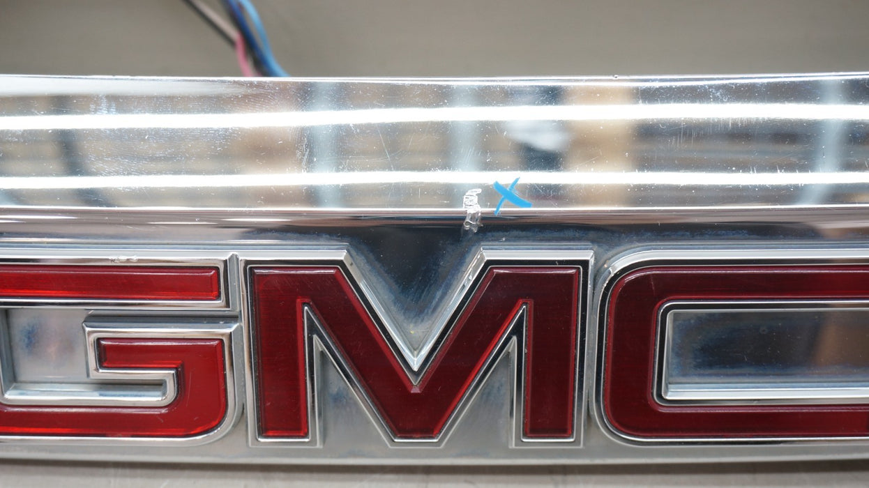 2007-2012 GMC ACADIA REAR CHROME TRUNK MOLDING TRIM W/ CAMERA 25804455 OEM