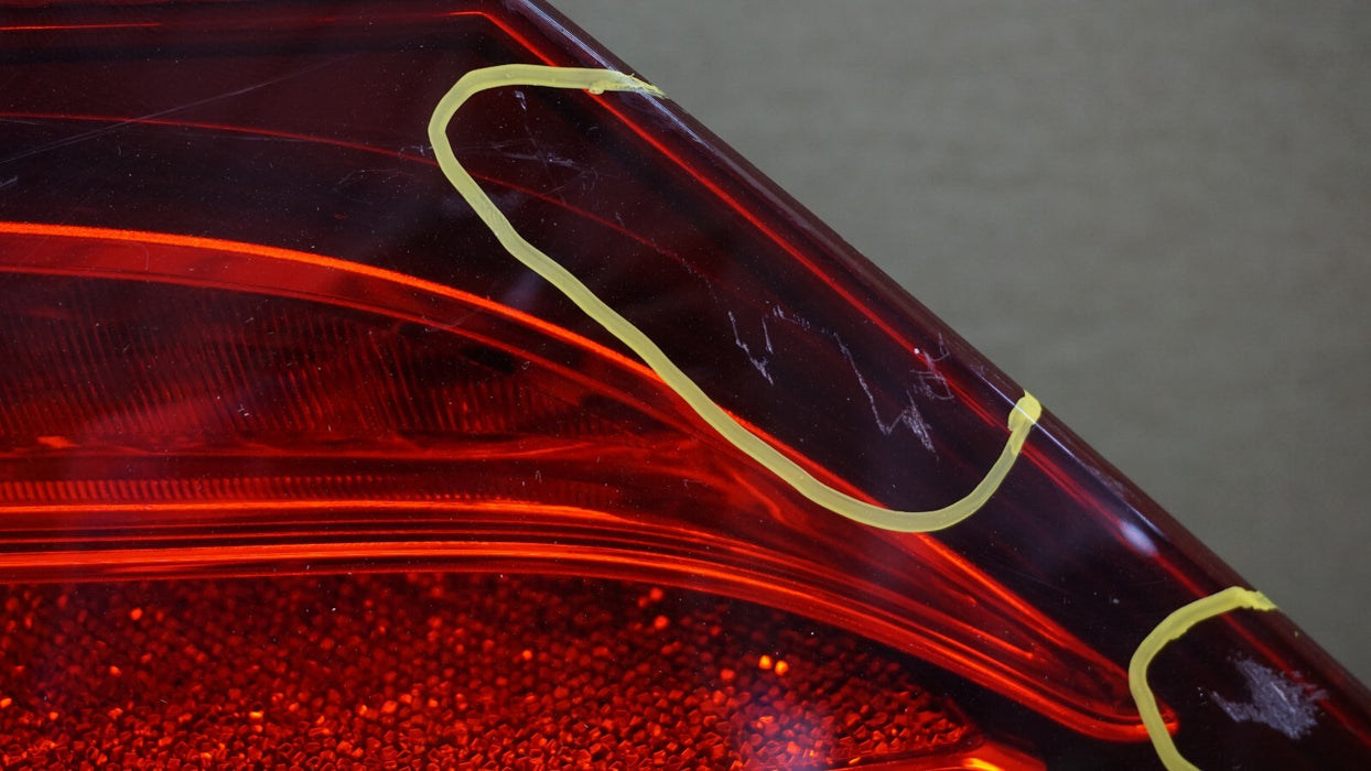 2017-2019 MERCEDES E CLASS E300 E350 SEDAN REAR LEFT  TAIL LIGHT OEM A2139068100