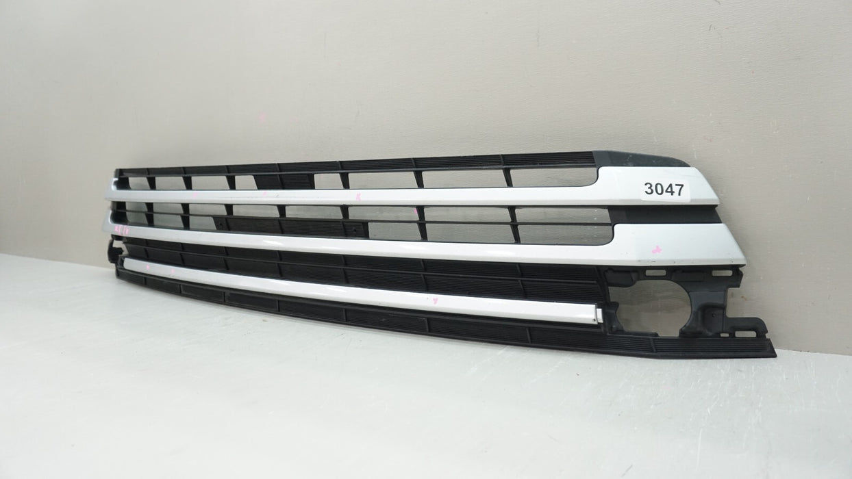 2017-2019 TOYOTA HIGHLANDER FRONT LOWER BUMPER GRILLE GRILL OEM 53112-0E180