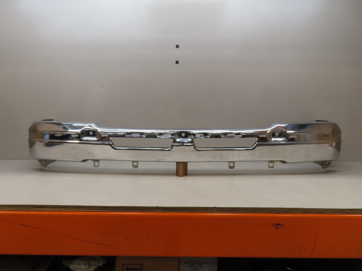 2003-2007 CHEVROLET SILVERADO 1500,2500 AVALANCHE FRONT UPPER BUMPER C ...