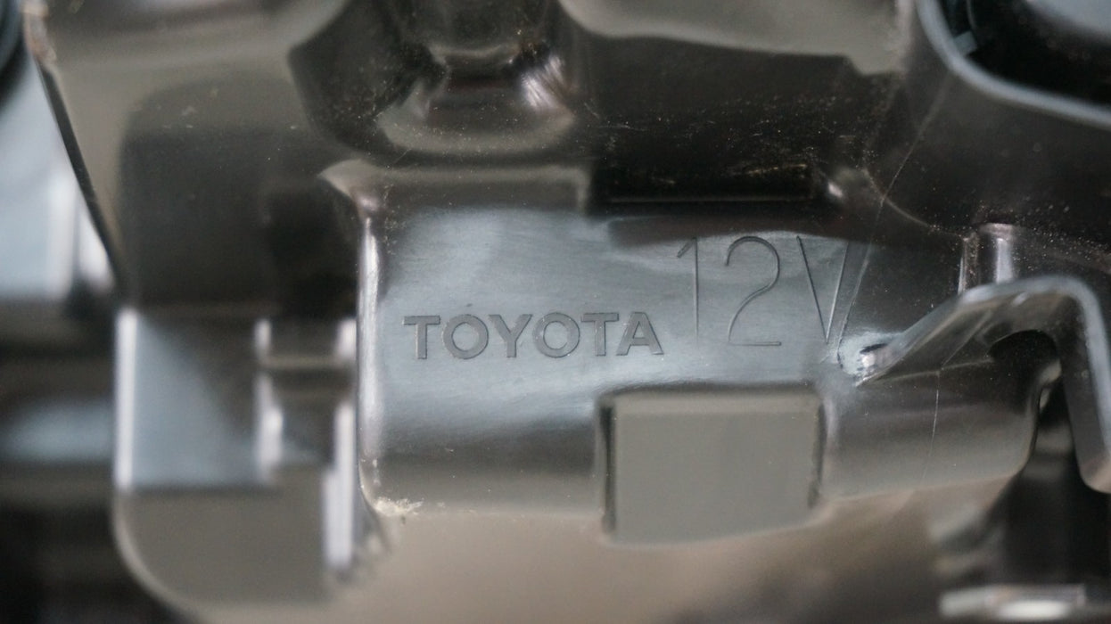 2025-2026 TOYOTA CAMRY FRONT RIGHT PASSENGER SIDE LED HEADLIGHT OEM