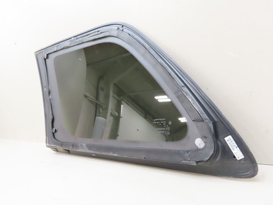2016-2019 JEEP GRAND CHEROKEE REAR RIGHT PASSENGER QUARTER GLASS  OEM