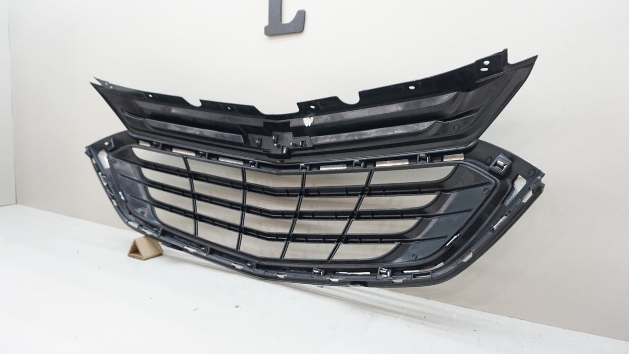 2018-2021 CHEVROLET EQUINOX FRONT BUMPER UPPER GRILLE MOLDING OEM 84150748