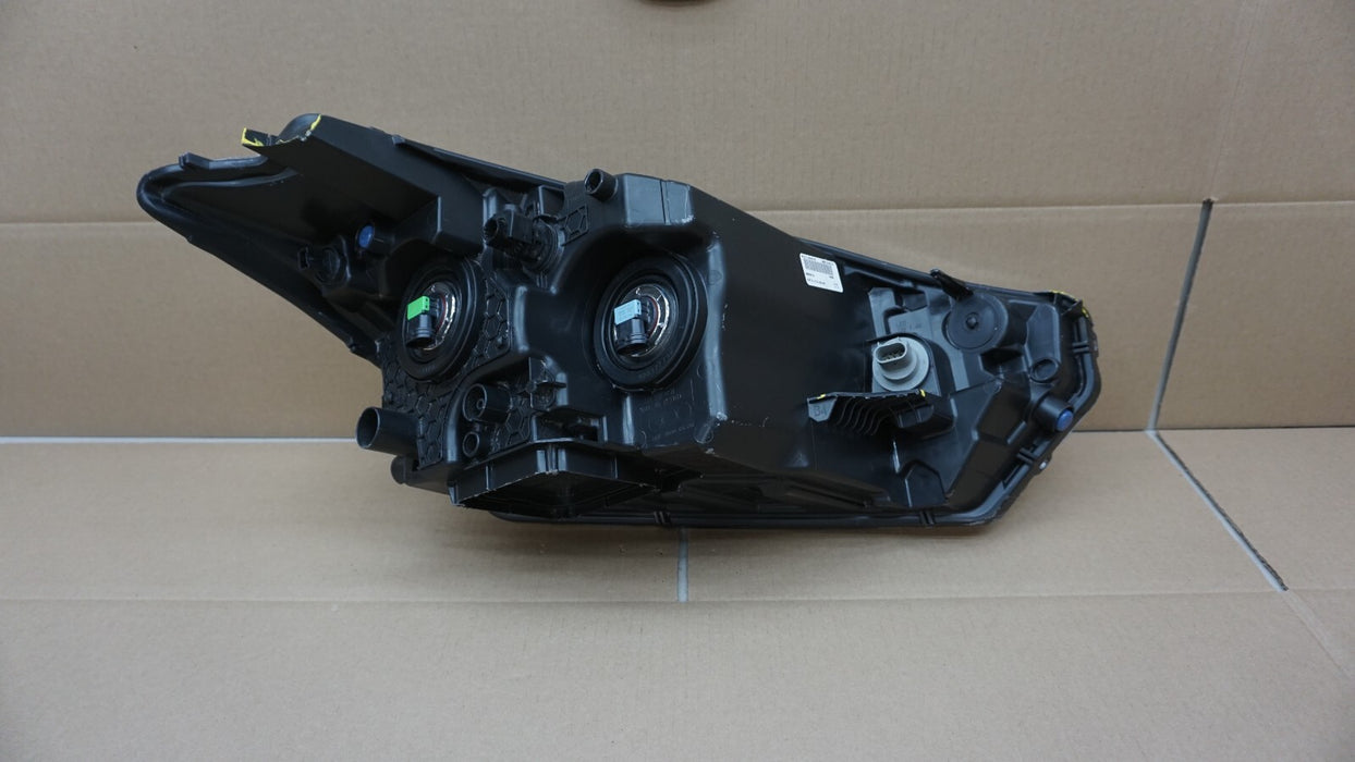 2017-2019 NISSAN KICKS FRONT LEFT DRIVERS SIDE HEADLIGHT HALOGEN OEM 17 18 19