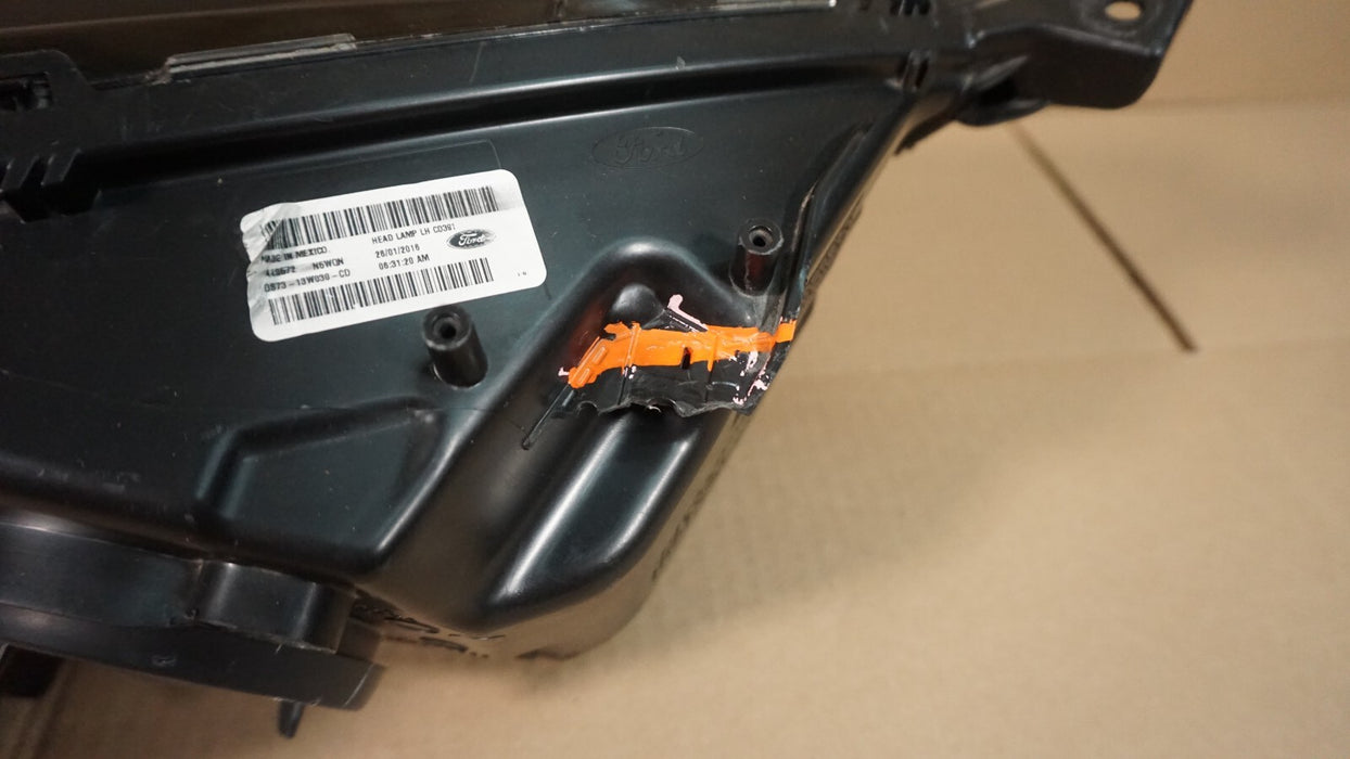 2017-2019 FORD FUSION FRONT LEFT DRIVER SIDE HEADLIGHT HALOGEN LIGHT LAMP OEM