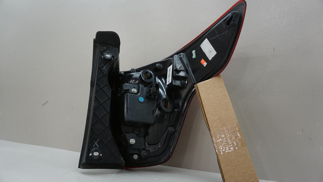 2016-2019 FORD EXPLORER REAR LEFT DRIVERS SIDE TAIL LIGHT OEM 16 17 18 19