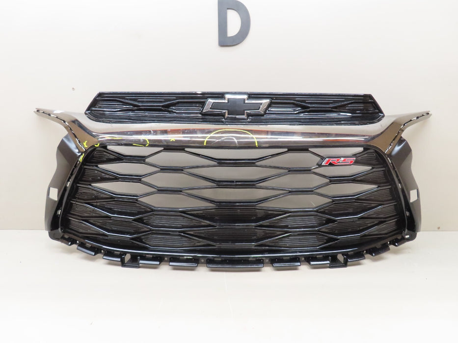 2021-2022 CHEVROLET TRAILBLAZER RS FRONT BUMPER GRILLE W/ EMBLEM OEM 42797386