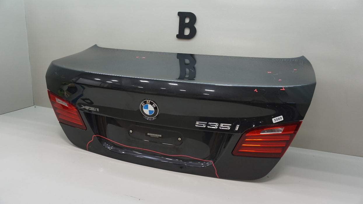 2014-2016 BMW 535I F10 SEDAN REAR TRUNK LID W/ LOCK INNER TAIL LIGHT EMBLEM OEM